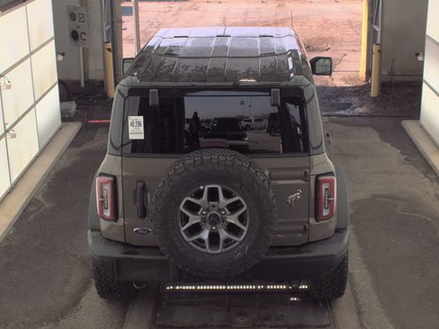 Used 2025 Ford Bronco Badlands image 17