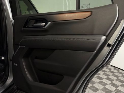 Used 2025 GMC Yukon Denali image 27