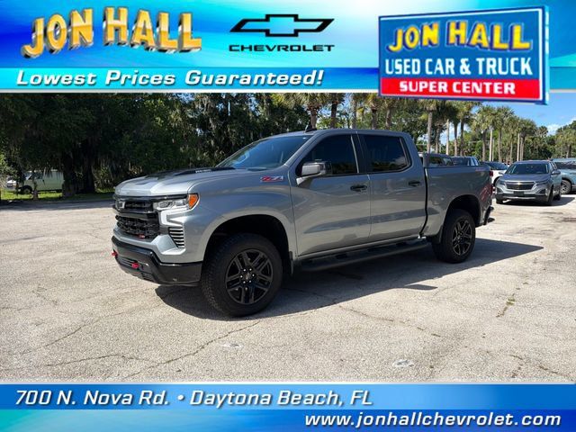 Used 2025 Chevrolet Silverado 1500 LT Trail Boss w/ Convenience Package II AWD/4WD image 2