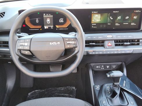 Used 2025 Kia K4 FWD image 24