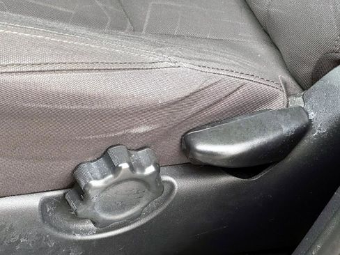 Used 2016 Toyota Tacoma TRD Sport image 15