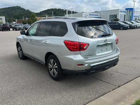 Used 2020 Nissan Pathfinder SV AWD/4WD image 5