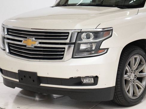 Used 2015 Chevrolet Suburban LTZ RWD image 9