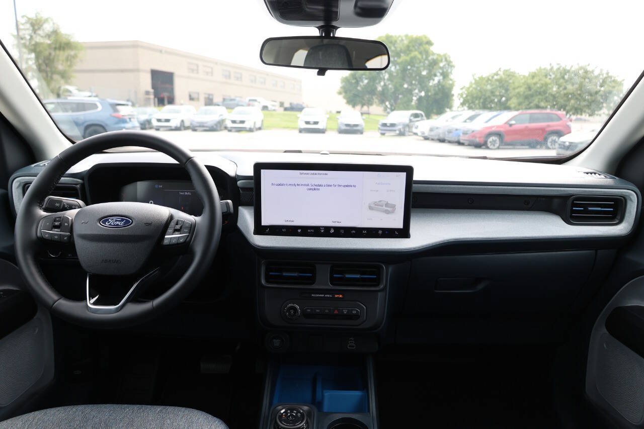 Used 2025 Ford Maverick XLT w/ XLT Luxury Package AWD/4WD image 14