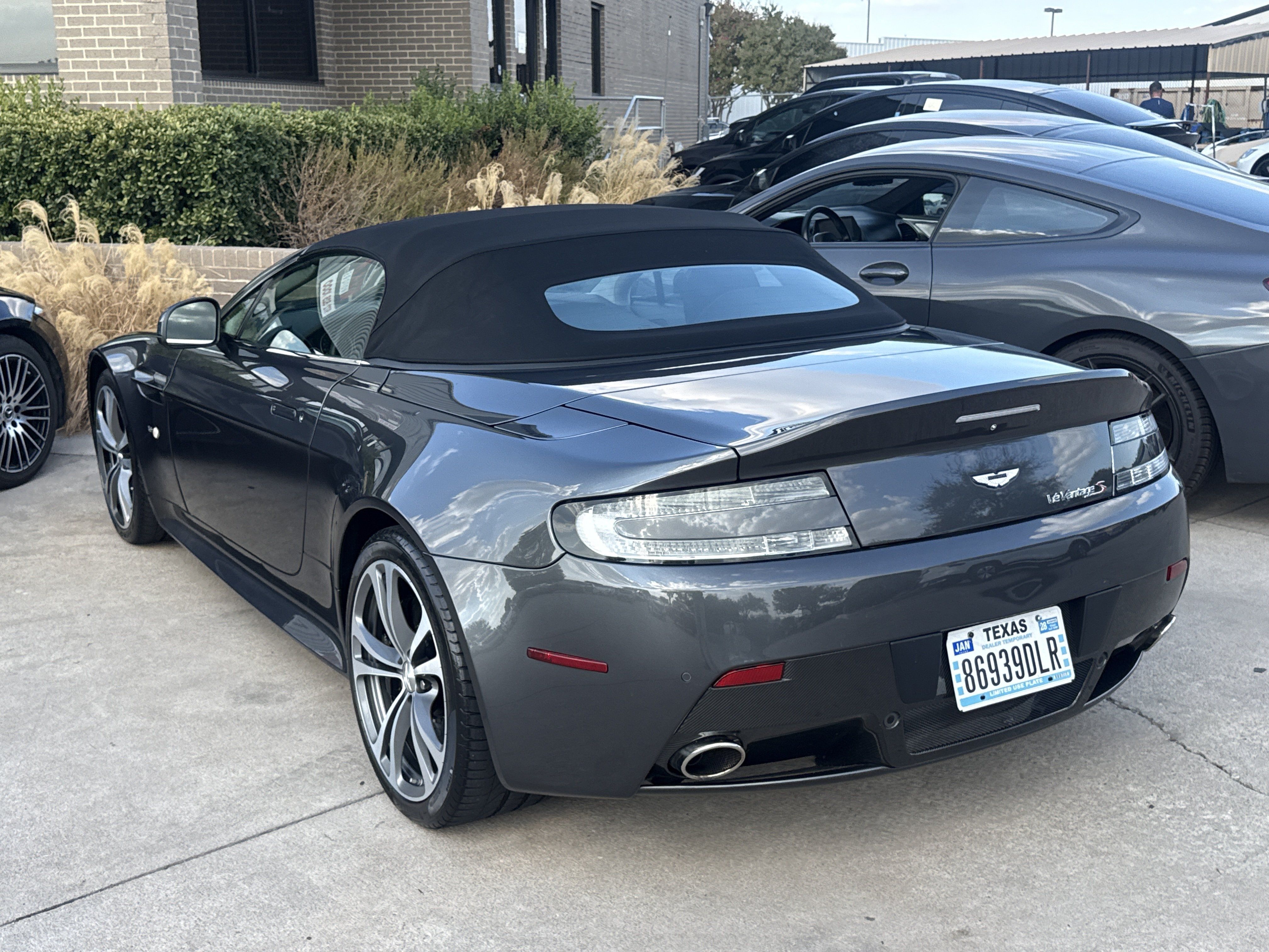 Used 2015 Aston Martin V12 Vantage S RWD image 12