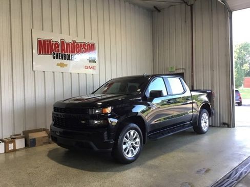 Used 2020 Chevrolet Silverado 1500 Custom w/ Custom Value Package image 1