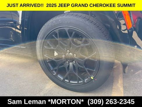 New 2025 Jeep Grand Cherokee Summit image 4