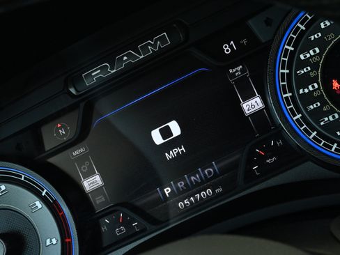 Used 2022 RAM 3500 Limited AWD/4WD image 32