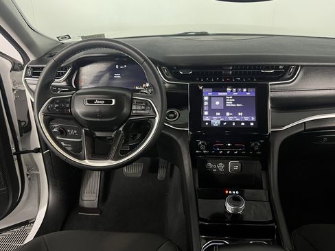 Certified 2023 Jeep Grand Cherokee Laredo image 15