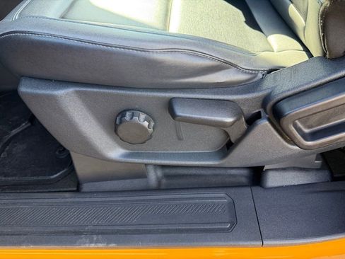 Used 2022 Ford Bronco Black Diamond image 8