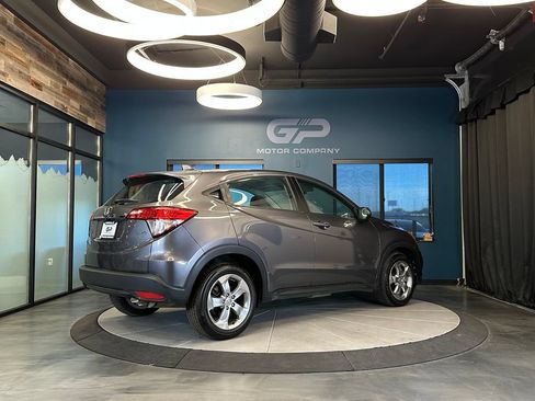 Used 2019 Honda HR-V LX image 3