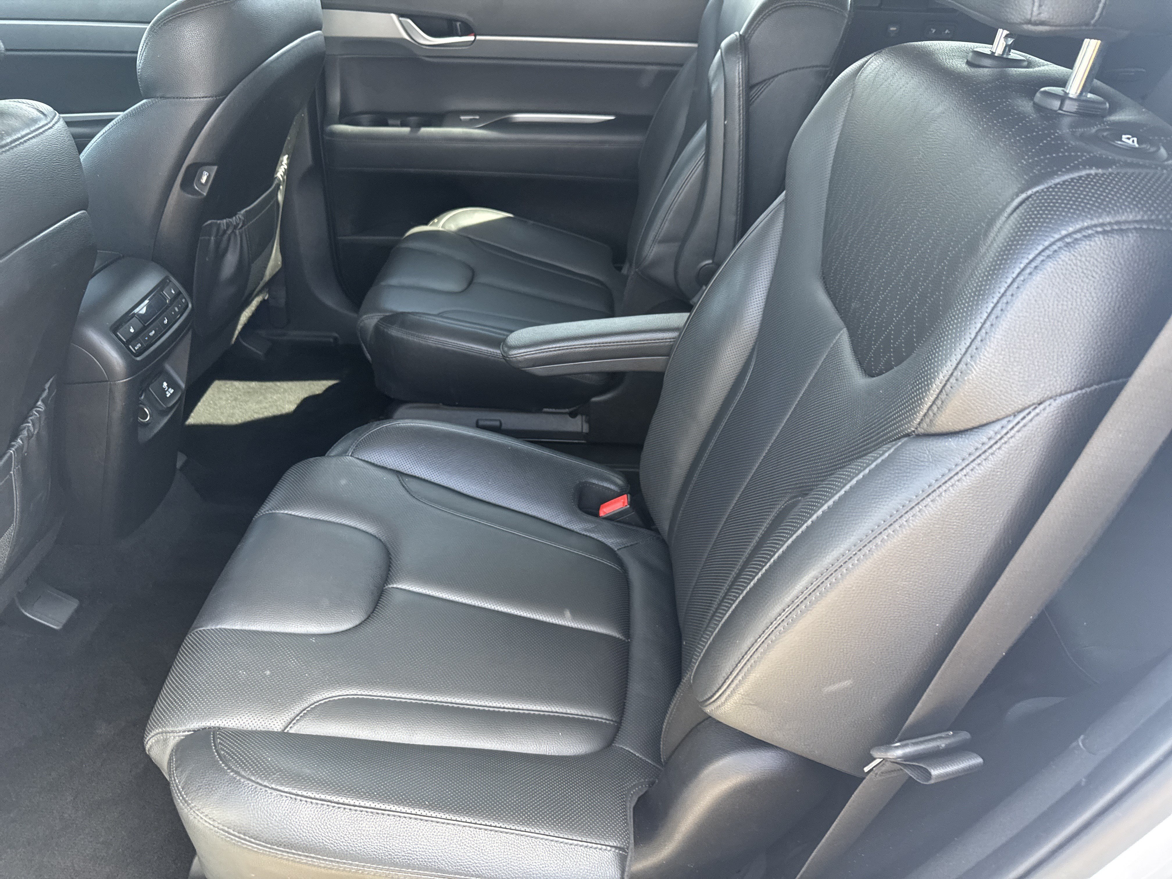Used 2021 Hyundai Palisade SEL w/ Premium Package AWD/4WD image 6