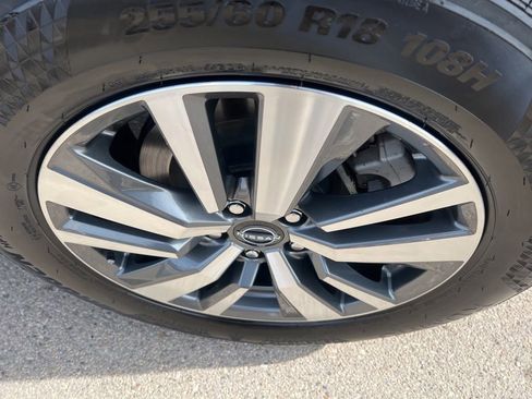 Used 2024 Nissan Pathfinder SL image 41