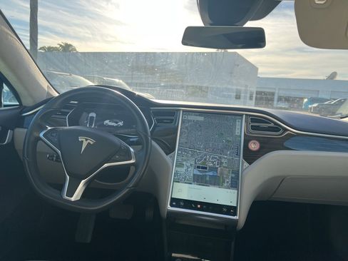 Used 2015 Tesla Model S 70 image 13