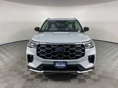 New 2026 Ford Explorer Platinum w/ LUX Leather Package AWD/4WD image 16