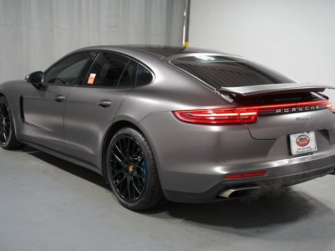 Used 2018 Porsche Panamera image 6