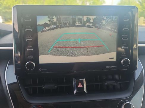 Used 2021 Toyota Corolla LE FWD image 22