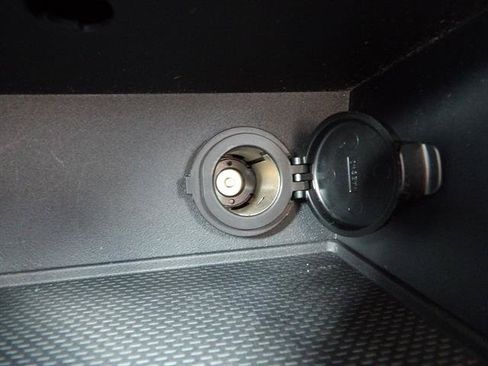 Used 2017 Subaru Impreza 2.0i AWD/4WD image 28