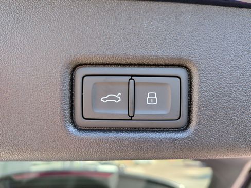 Used 2025 Audi Q5 Premium AWD/4WD image 40