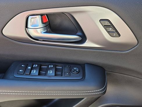 New 2026 Chrysler Pacifica Select image 31