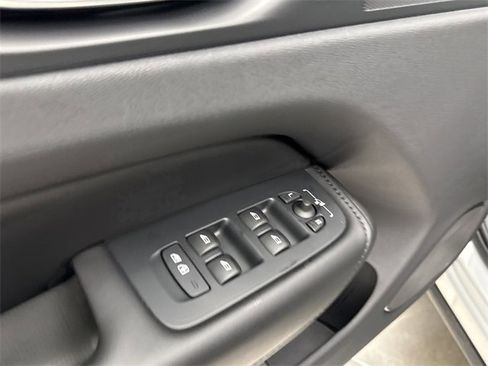 Certified 2024 Volvo XC60 B5 Plus image 11