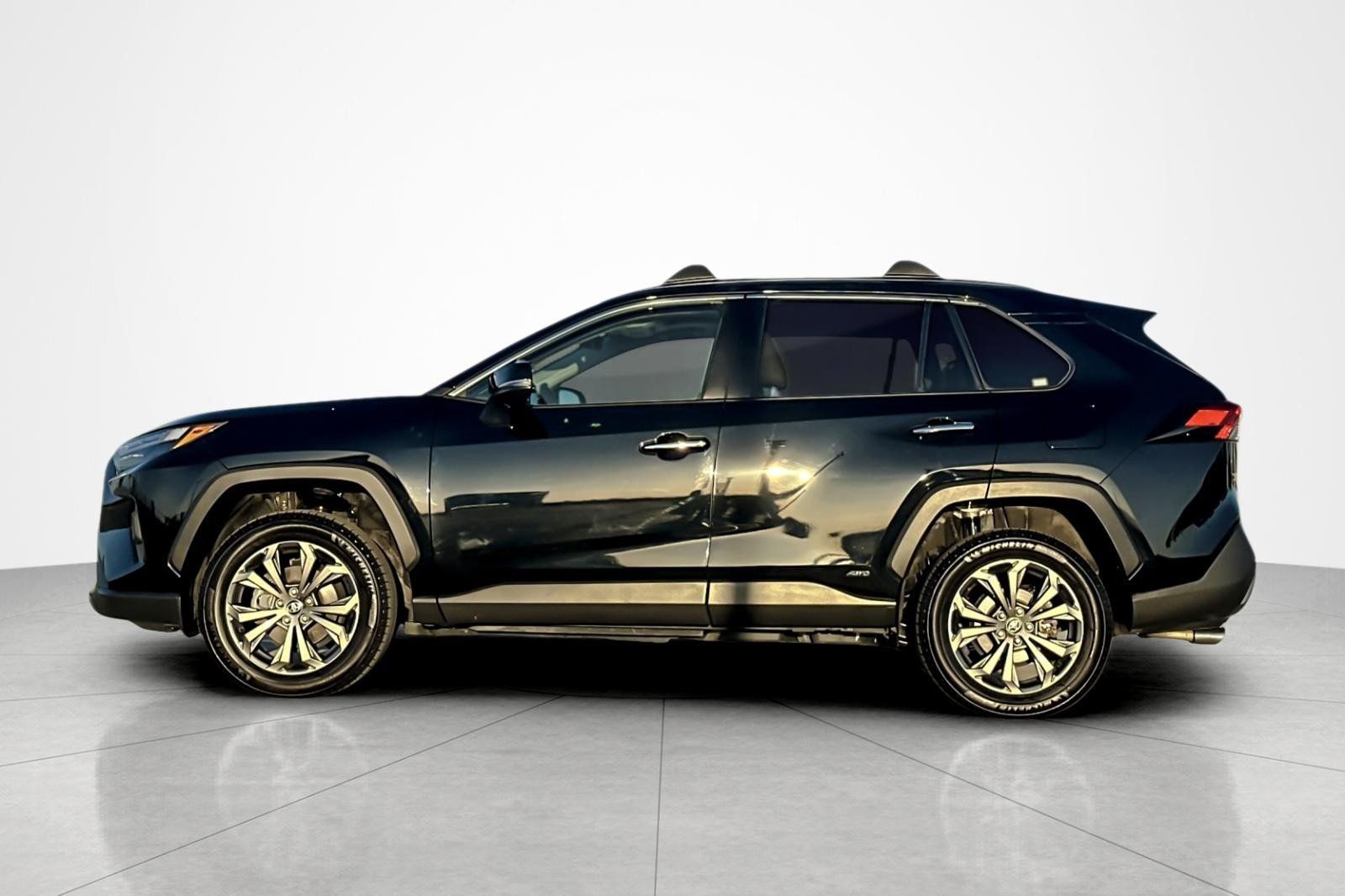 Certified 2023 Toyota RAV4 Limited AWD/4WD image 2