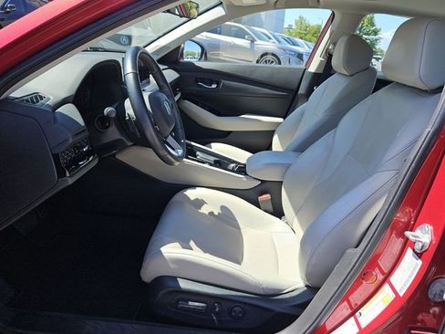 Used 2023 Honda Accord Touring image 3