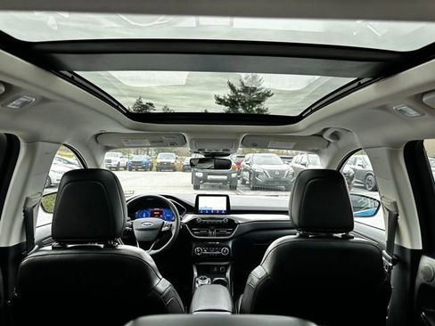 Used 2021 Ford Escape Titanium AWD/4WD image 15