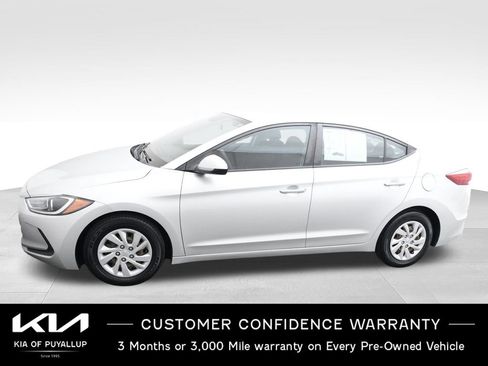 Used 2018 Hyundai Elantra SE w/ SE Connectivity Package 04 FWD image 8