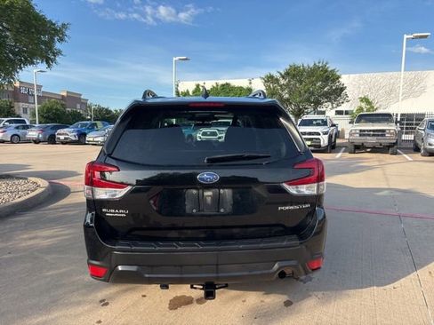 Used 2023 Subaru Forester Premium AWD/4WD image 6