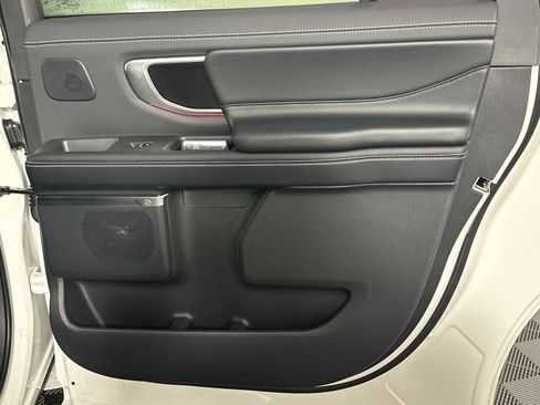 Used 2026 Ford Expedition Max Platinum w/ Stealth Performance Package image 18