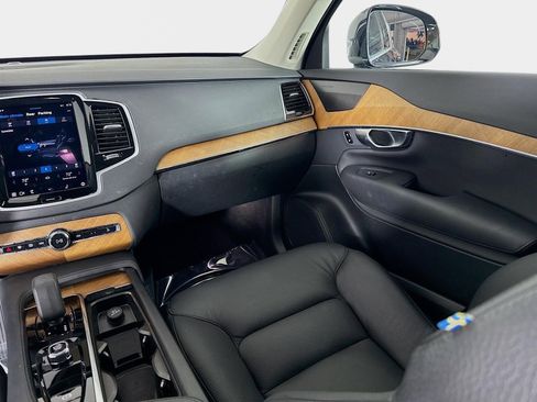 Used 2024 Volvo XC90 B6 Plus w/ Protection Package image 27