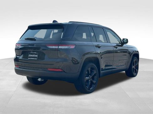 Used 2022 Jeep Grand Cherokee Altitude image 5