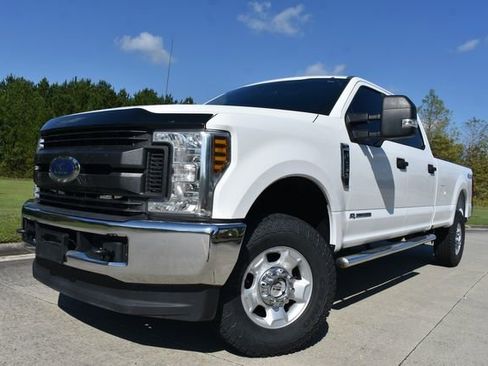 Used 2019 Ford F250 XL w/ Power Equipment Group image 5