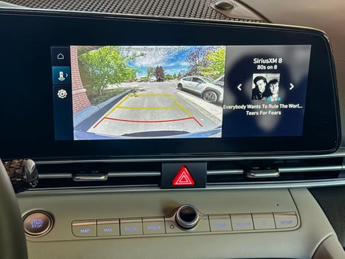 Used 2025 Hyundai Elantra Limited FWD image 25