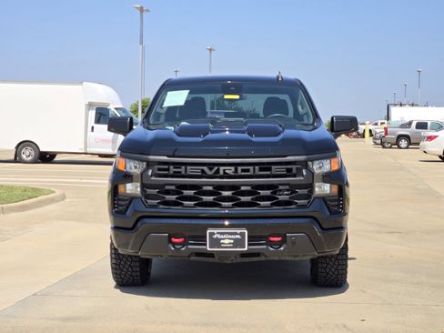 Certified 2024 Chevrolet Silverado 1500 Custom Trail Boss w/ LPO, Dark Essentials Package AWD/4WD image 6