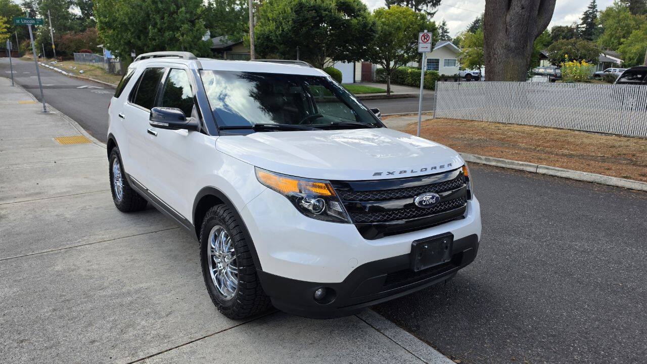 Used 2014 Ford Explorer Sport w/ Equipment Group 401A AWD/4WD image 3