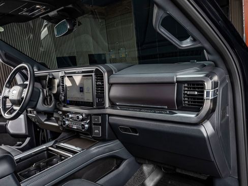 Used 2026 Ford F450 Platinum w/ FX4 Off-Road Package image 17