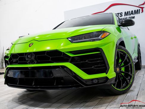 Used 2022 Lamborghini Urus AWD/4WD image 2