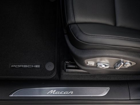 New 2026 Porsche Macan image 21