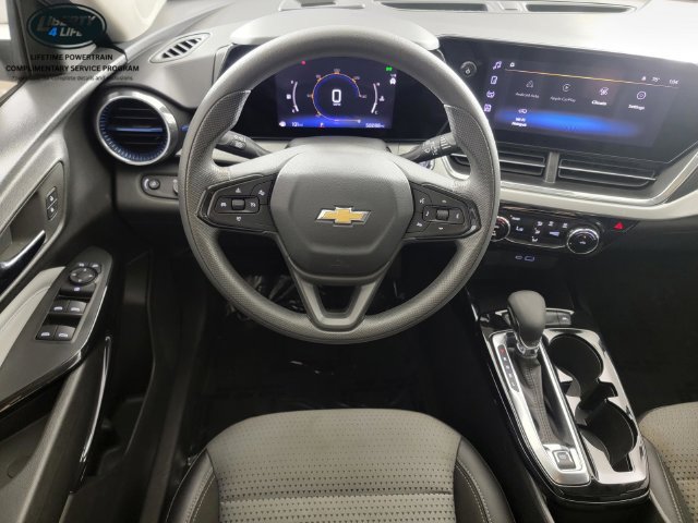Used 2024 Chevrolet Trax LT FWD image 26