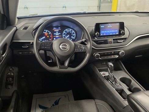 Used 2023 Nissan Altima 2.5 S FWD image 5