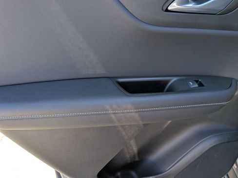 Used 2025 Chevrolet Blazer LT image 25