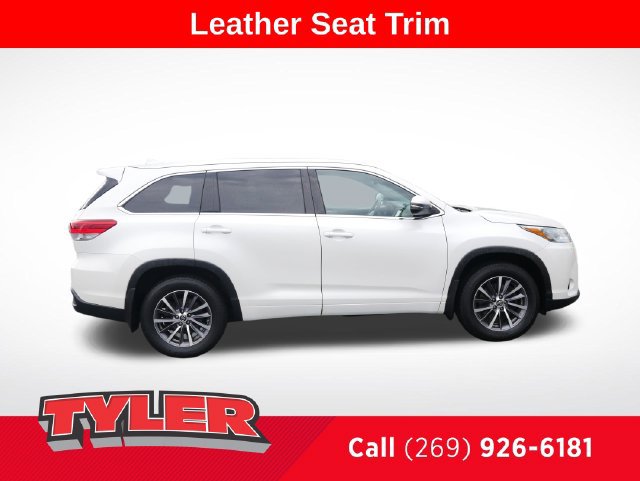 Used 2017 Toyota Highlander XLE AWD/4WD image 9