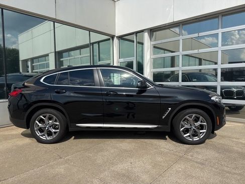 Used 2025 BMW X4 xDrive30i image 4
