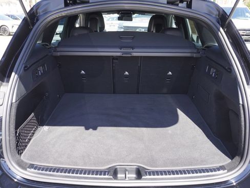 Used 2026 Mercedes-Benz GLC 300 image 8
