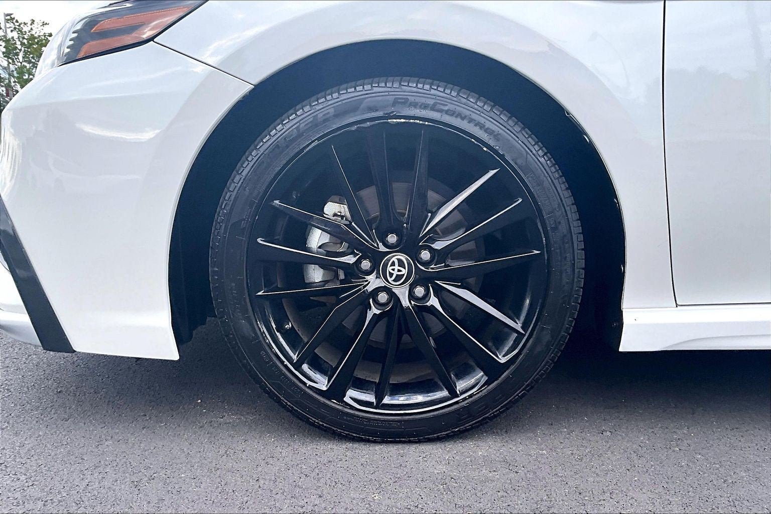Used 2023 Toyota Camry XSE FWD image 9