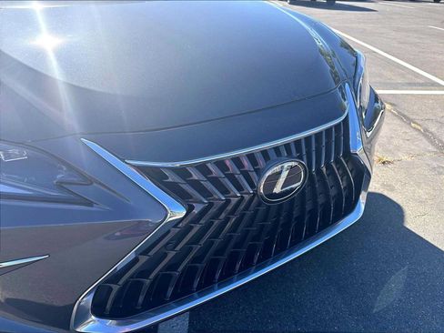 Used 2025 Lexus ES 300h w/ Premium Package FWD image 31