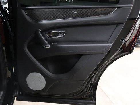 Used 2020 Bentley Bentayga Design Series AWD/4WD image 24