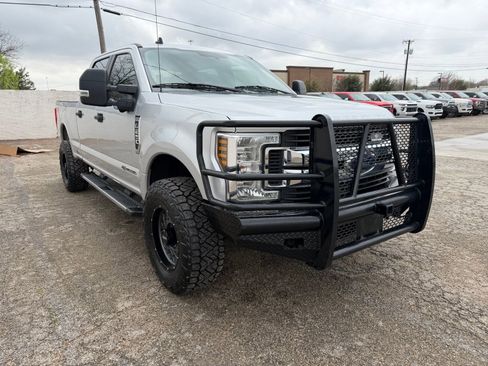 Used 2019 Ford F250 XL w/ STX Appearance Package image 9